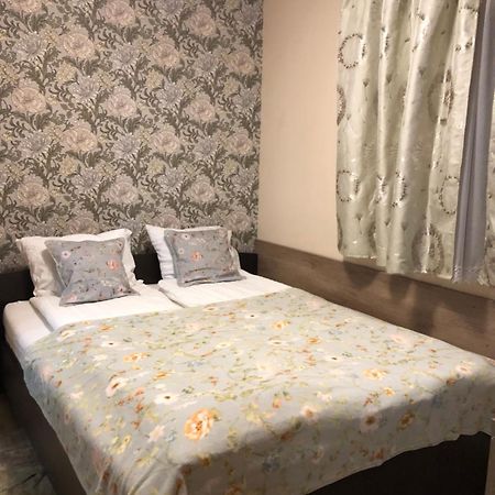 Lidia Vendeghaz Hotel ตาตา ภายนอก รูปภาพ