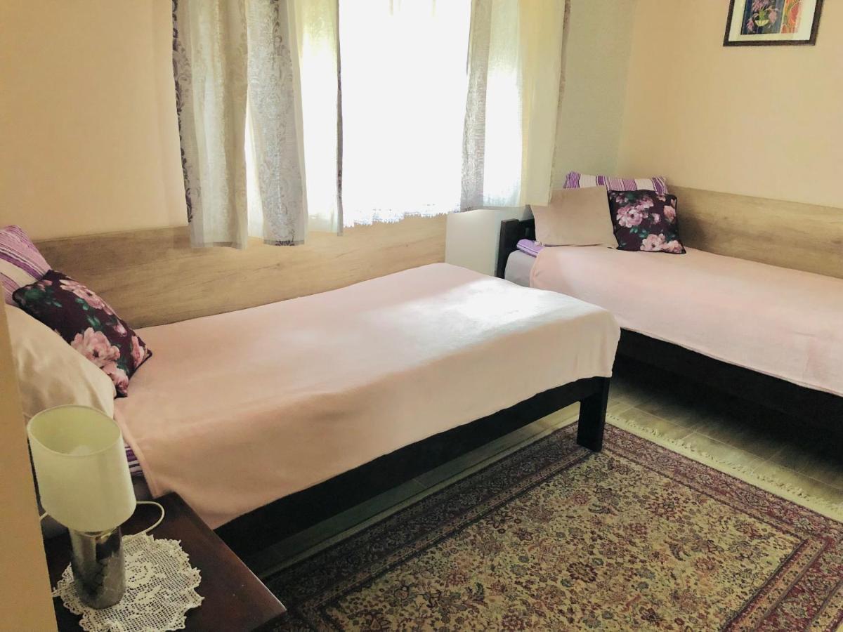 Lidia Vendeghaz Hotel ตาตา ภายนอก รูปภาพ