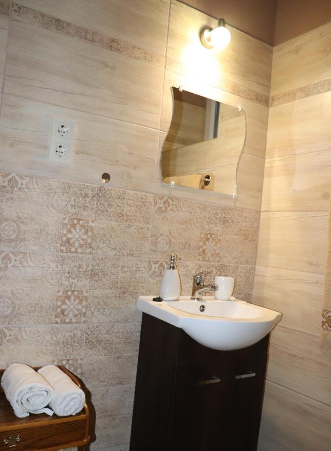 Lidia Vendeghaz Hotel ตาตา ภายนอก รูปภาพ